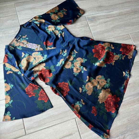 NWT Boohoo Floral Satin Kimono Wrap Mini Dress -  Women's Size 10 - Picture 5 of 8